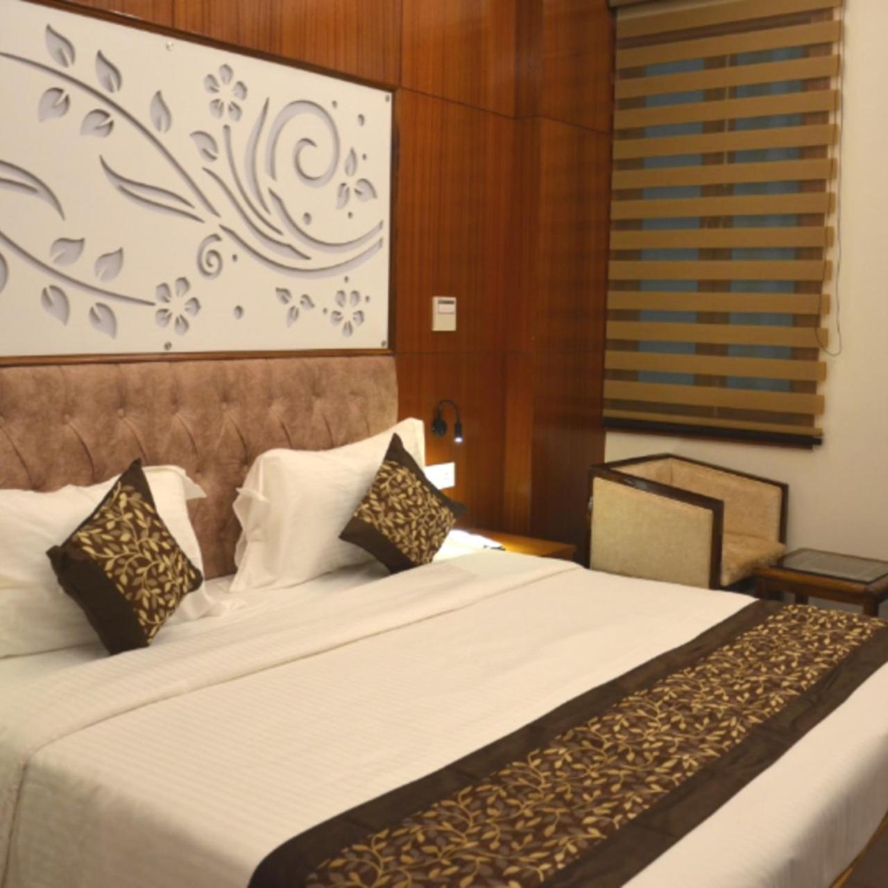 Fabhotel Roselle Inn Лакхнау Екстер'єр фото